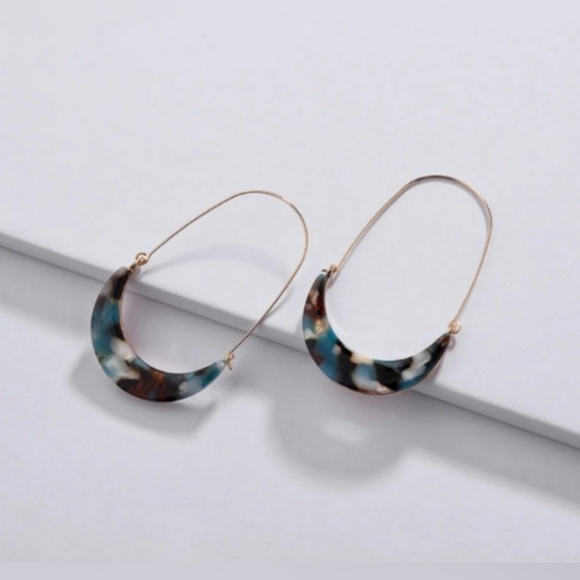 Crescent Hoops - Picture 1 of 1